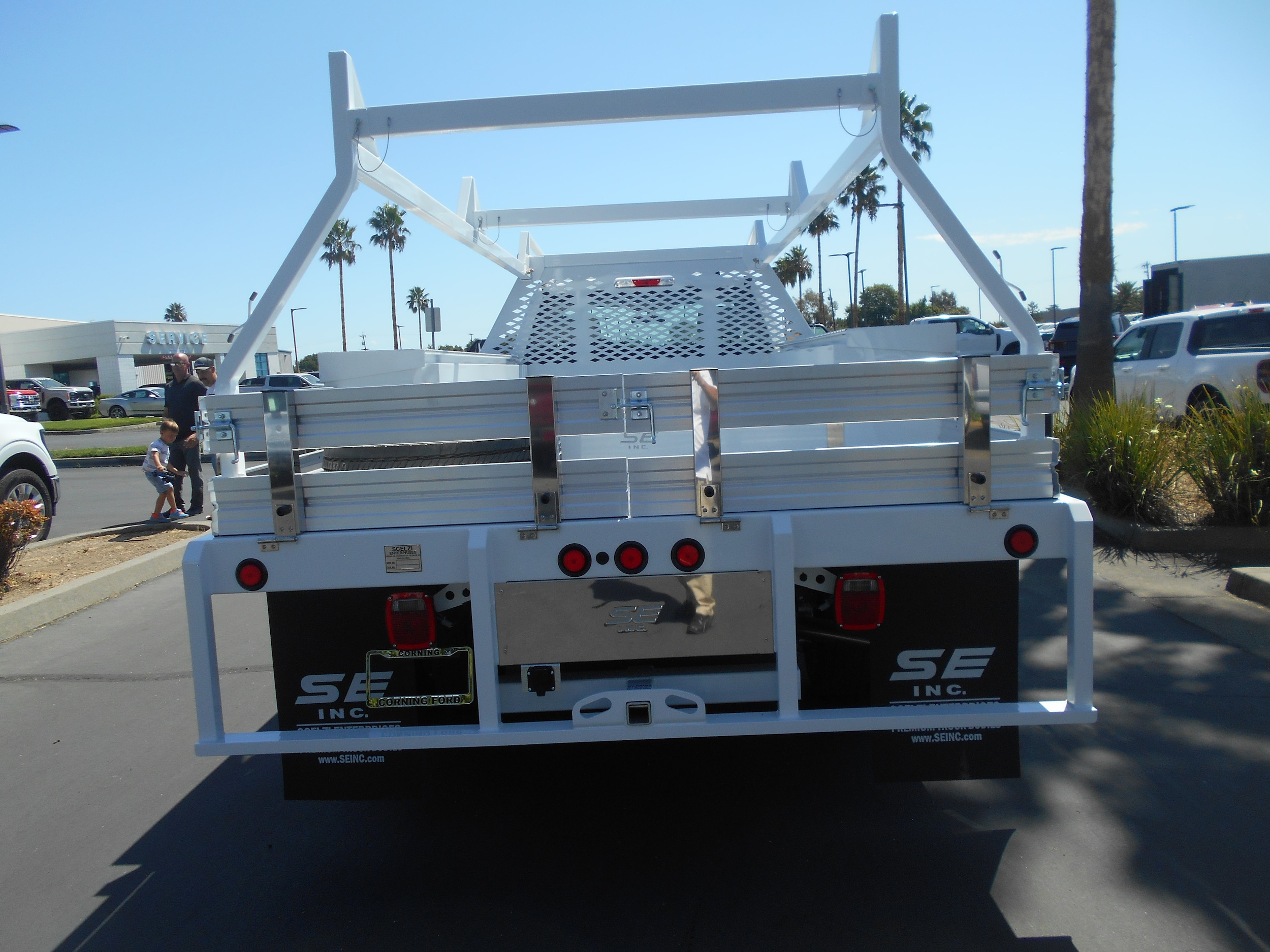 2025 Ford F-550 Super Duty Chassis Cab XL - Photo 7