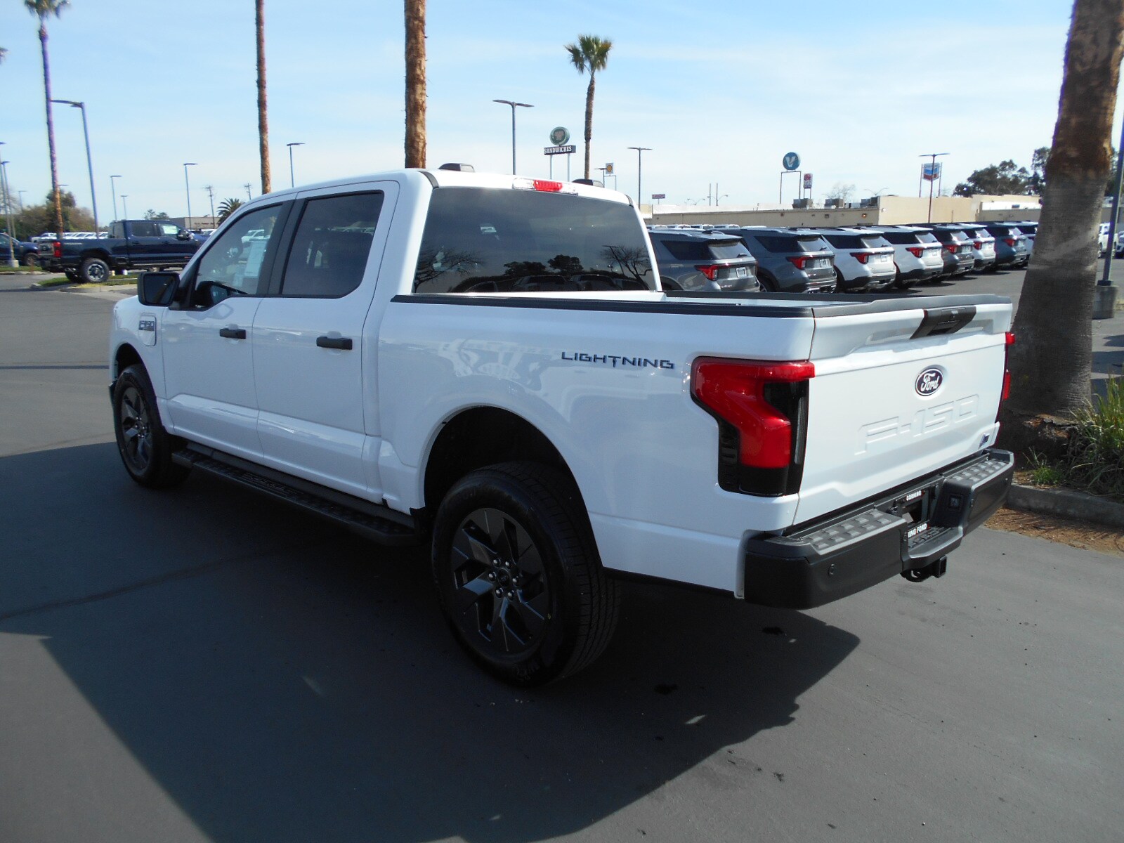 2024 Ford F-150 Lightning photo 3
