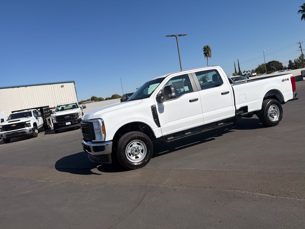 2027 Ford F-350 XL Truck Crew Cab