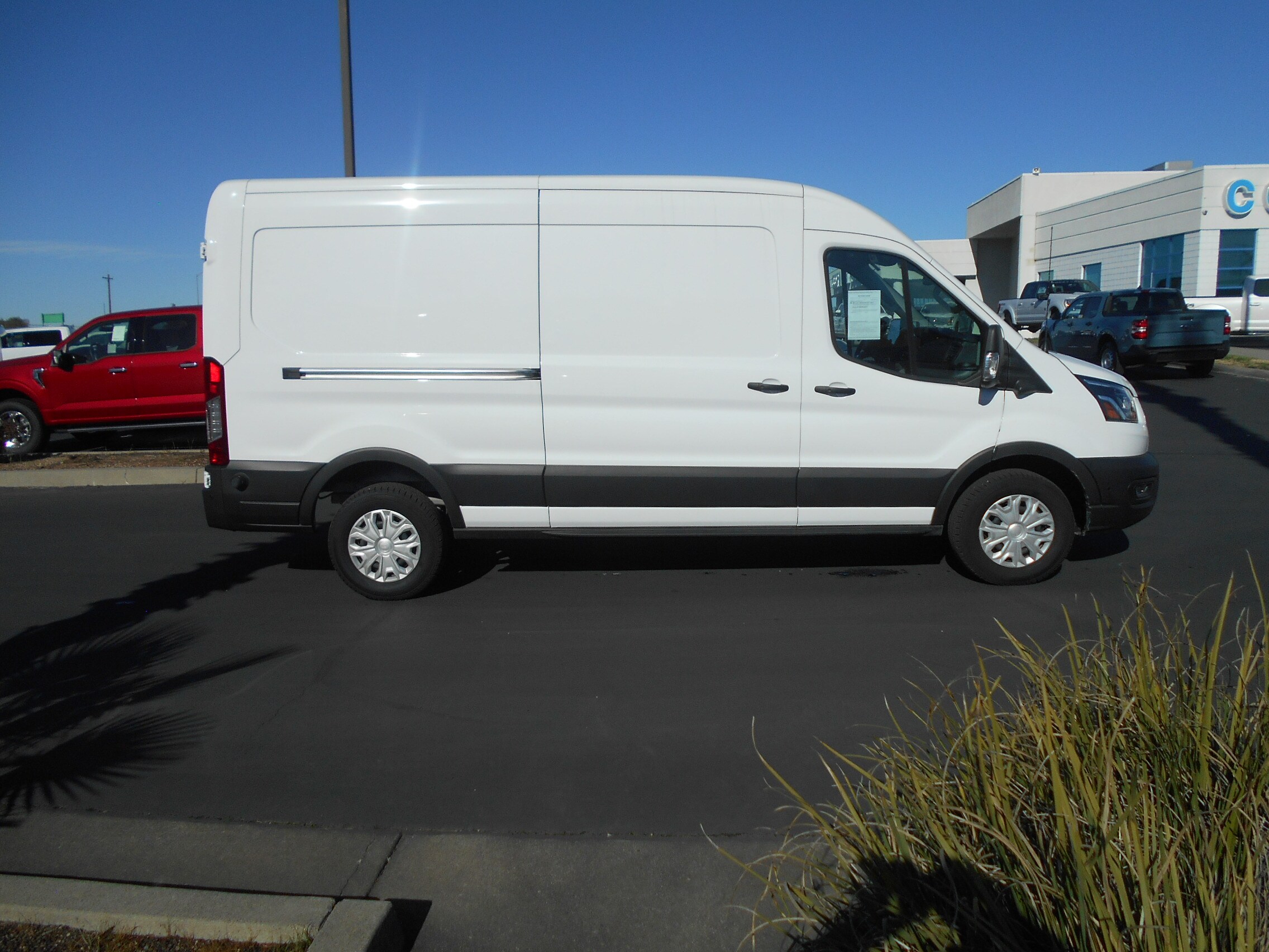2022 Ford Transit photo 3