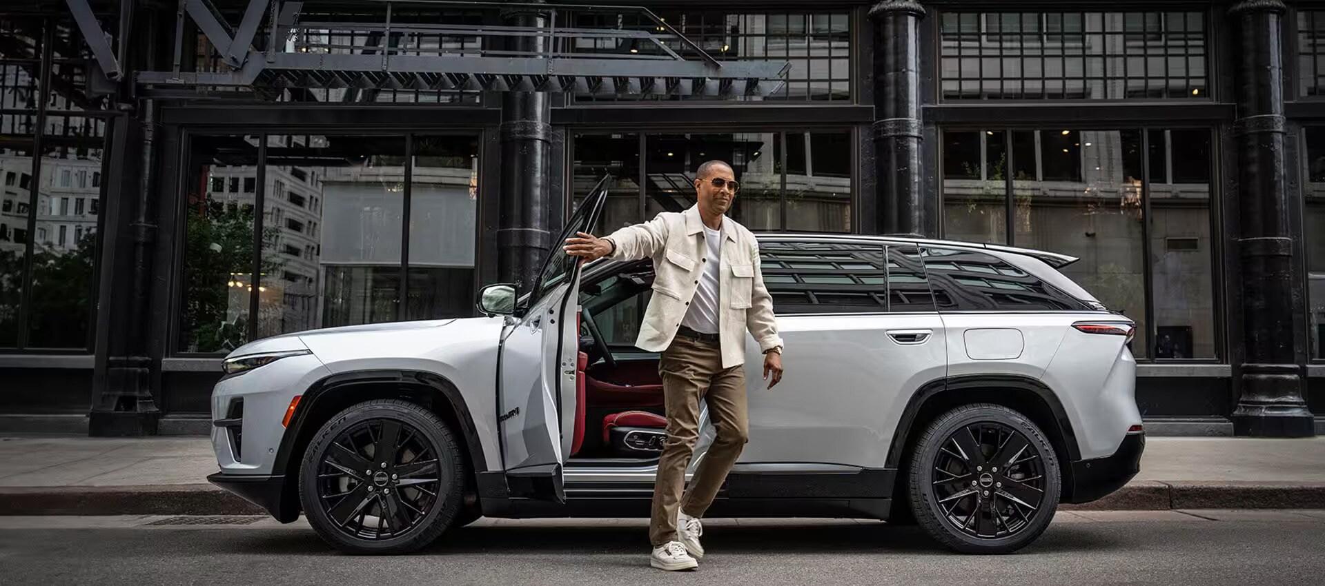 2024 Jeep® Wagoneer S EV Dodge Incorporated