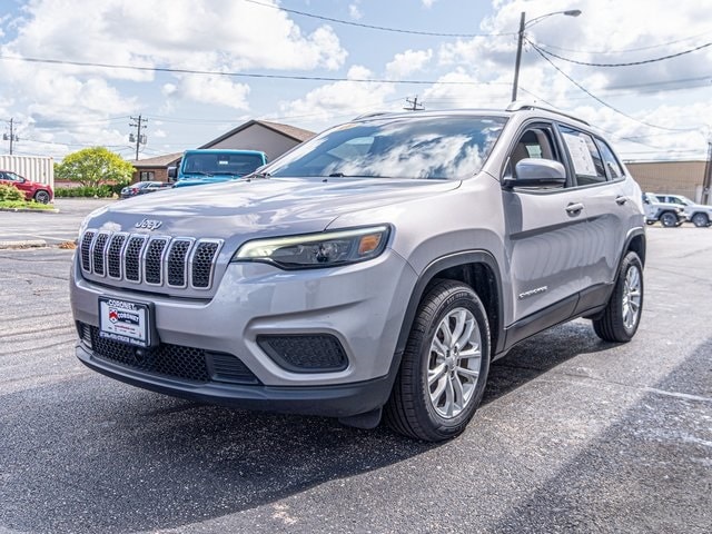 Used 2021 Jeep Cherokee Latitude with VIN 1C4PJLCB0MD134550 for sale in Peru, IL