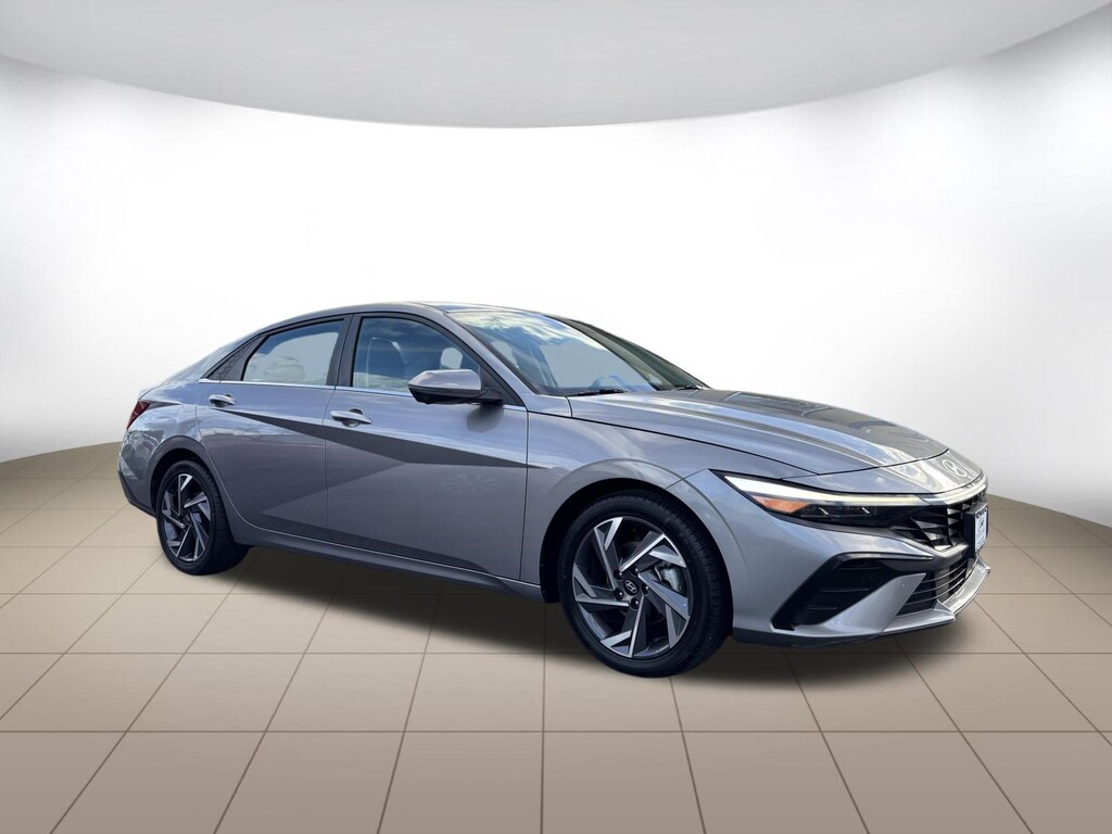 Used 2024 Hyundai Elantra Limited Sedan