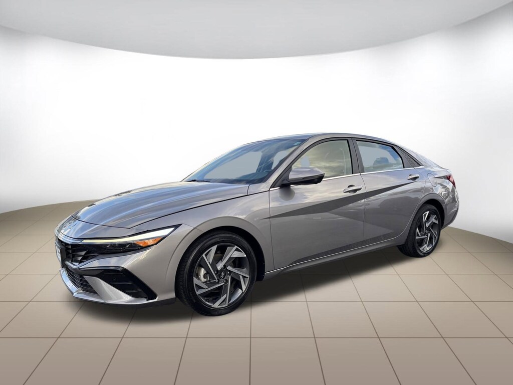 Used 2024 Hyundai Elantra Limited Sedan
