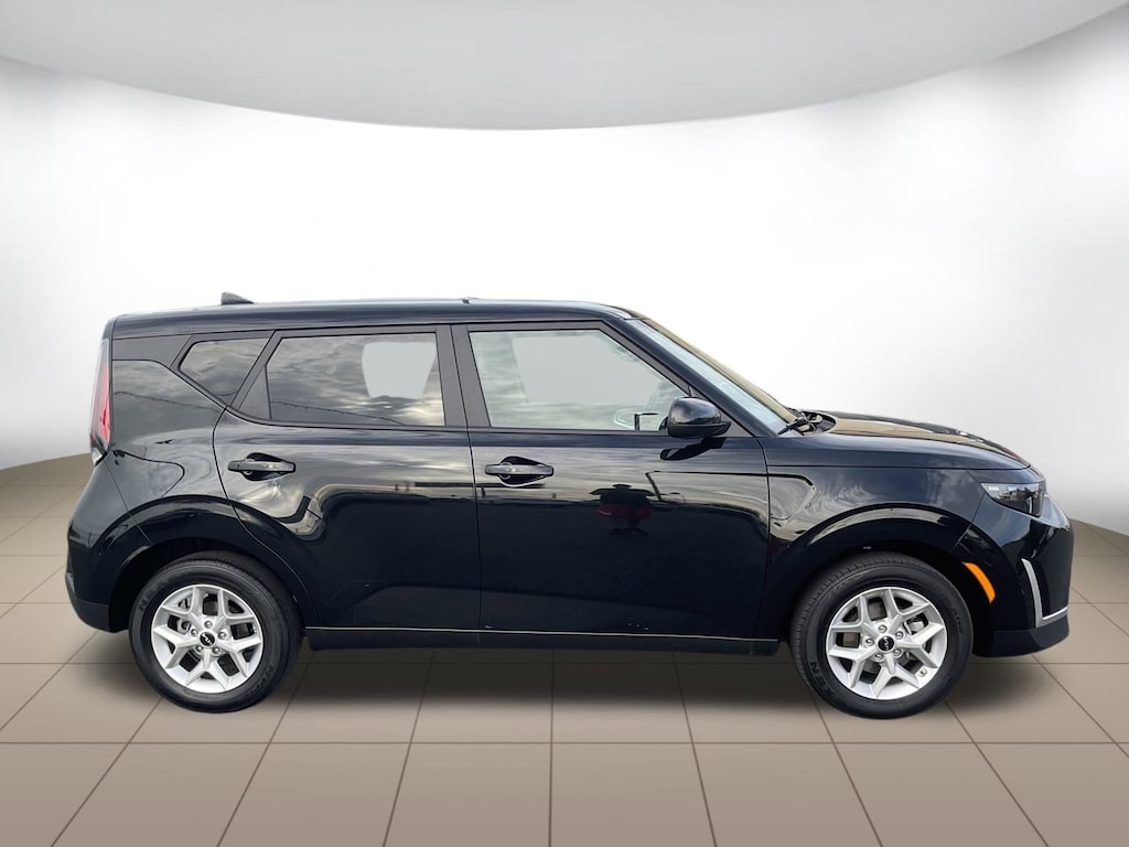 Used 2024 Kia Soul LX Hatchback