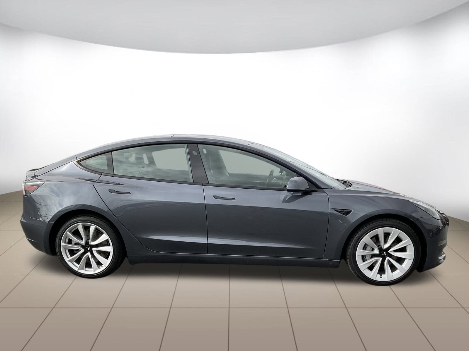 2022 Tesla Model 3 Long Range photo 2