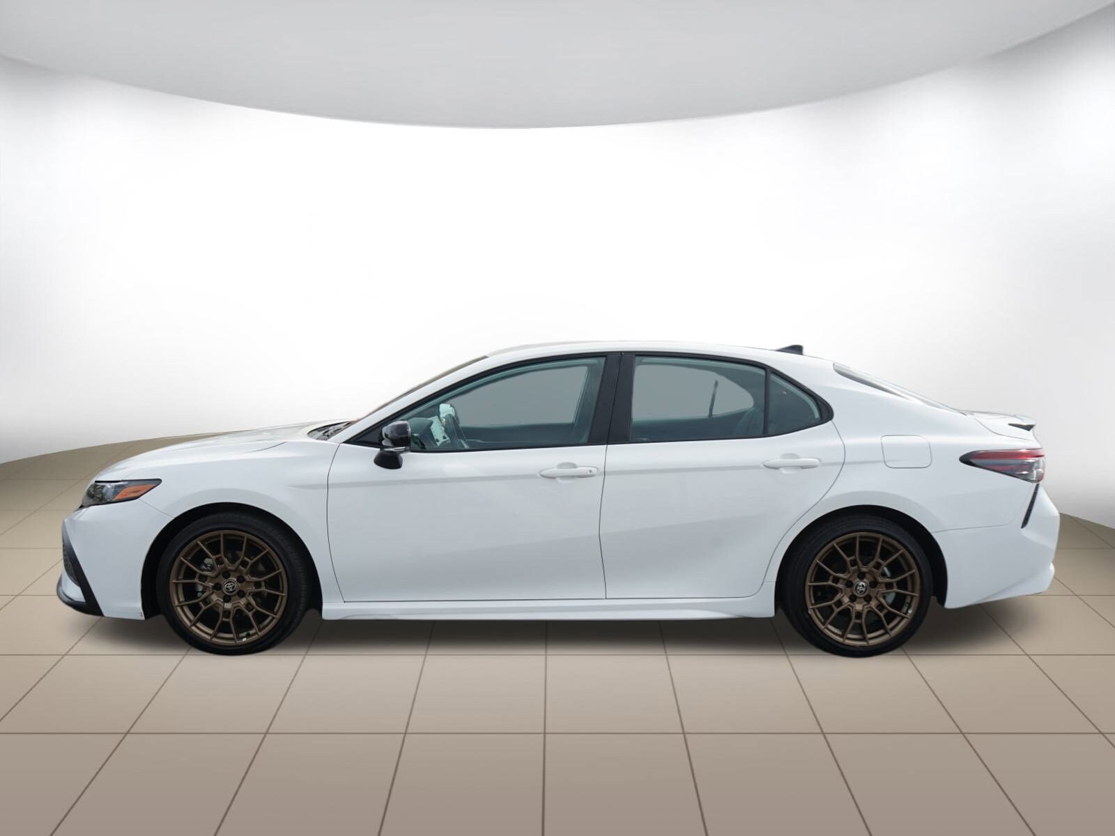 2024 Toyota Camry Hybrid SE photo 4