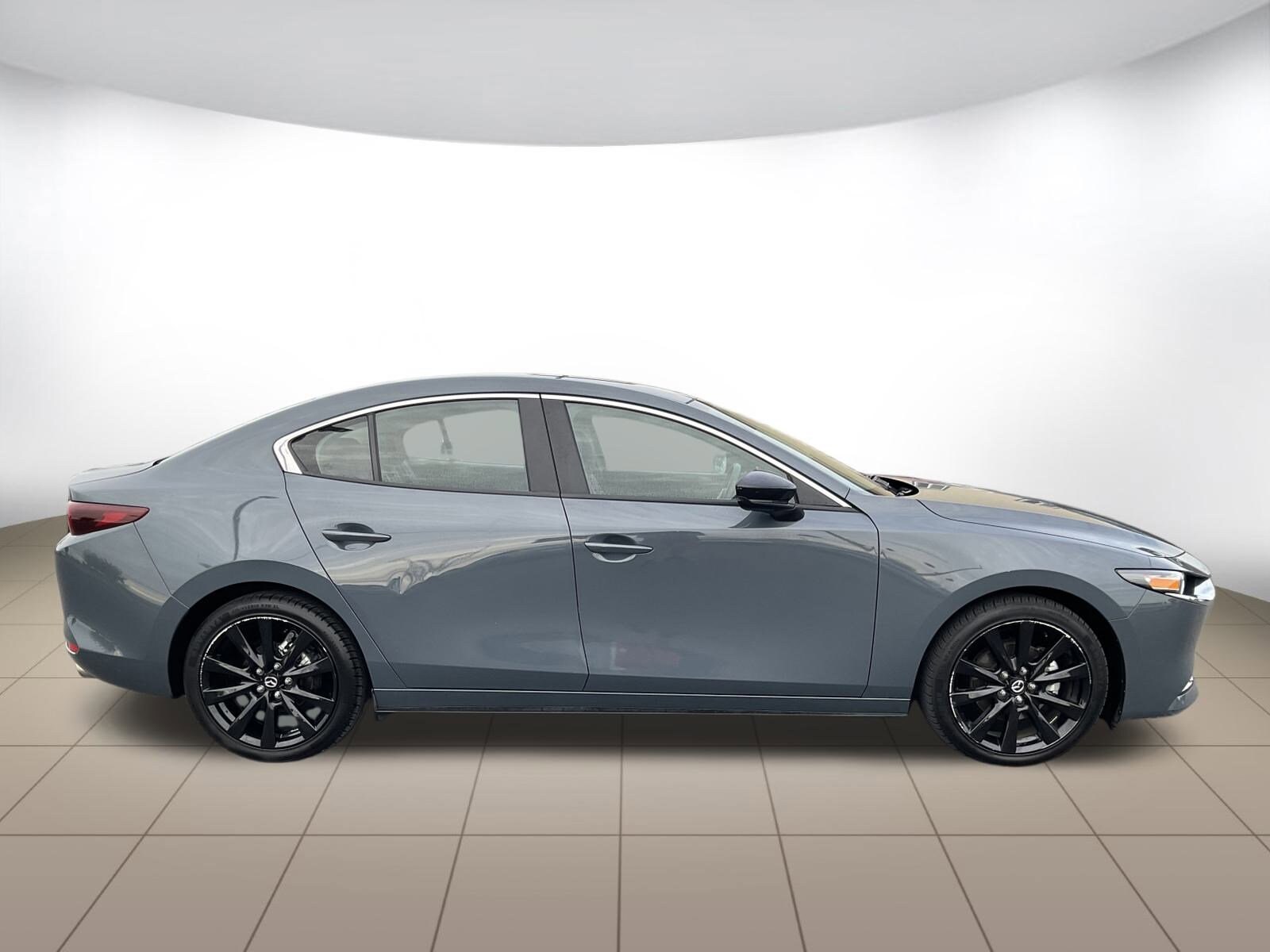 2024 Mazda Mazda3 Sedan 2.5 s Carbon photo 2