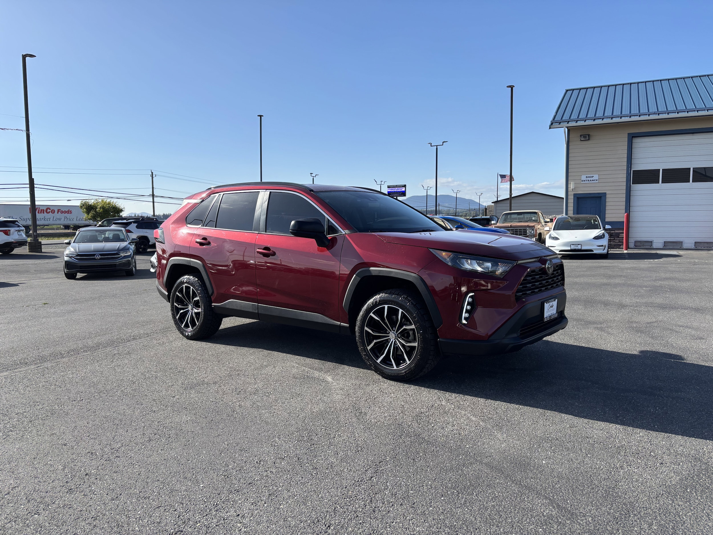 2020 Toyota RAV4 LE AWD's photo