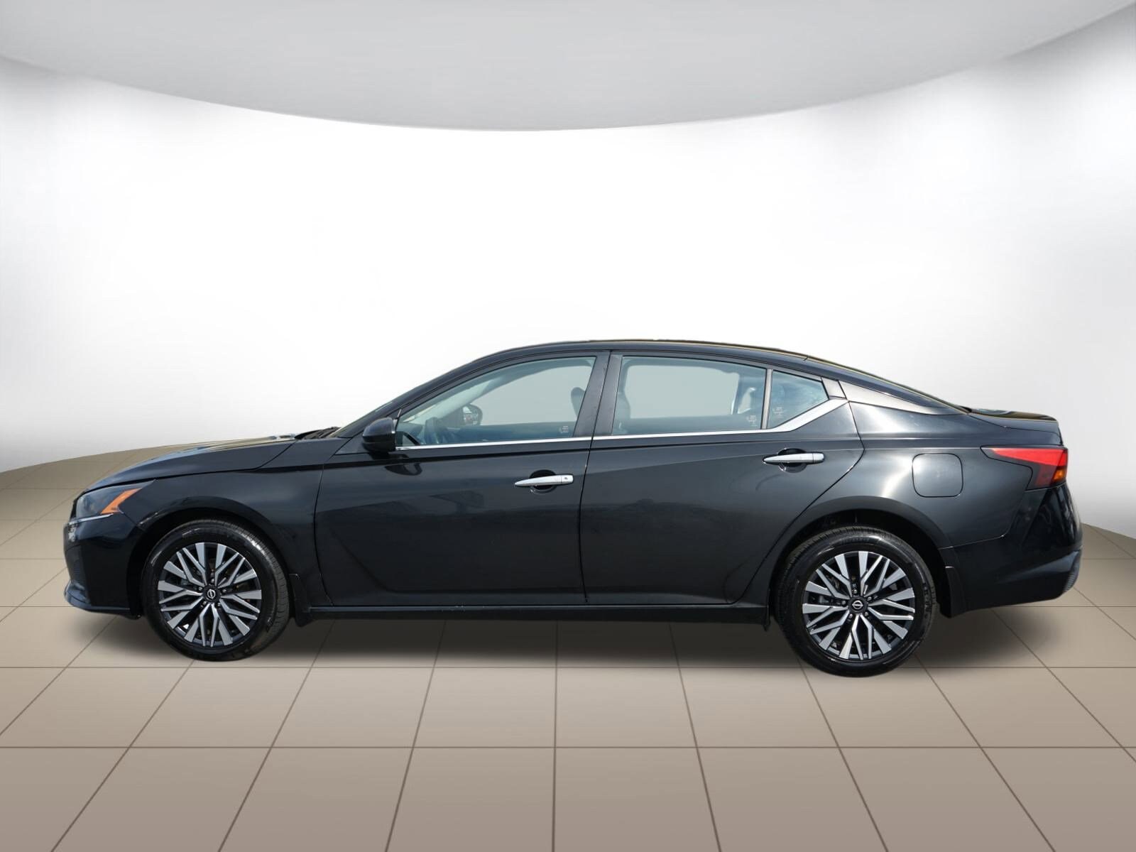 2023 Nissan Altima 2.5 SV photo 3