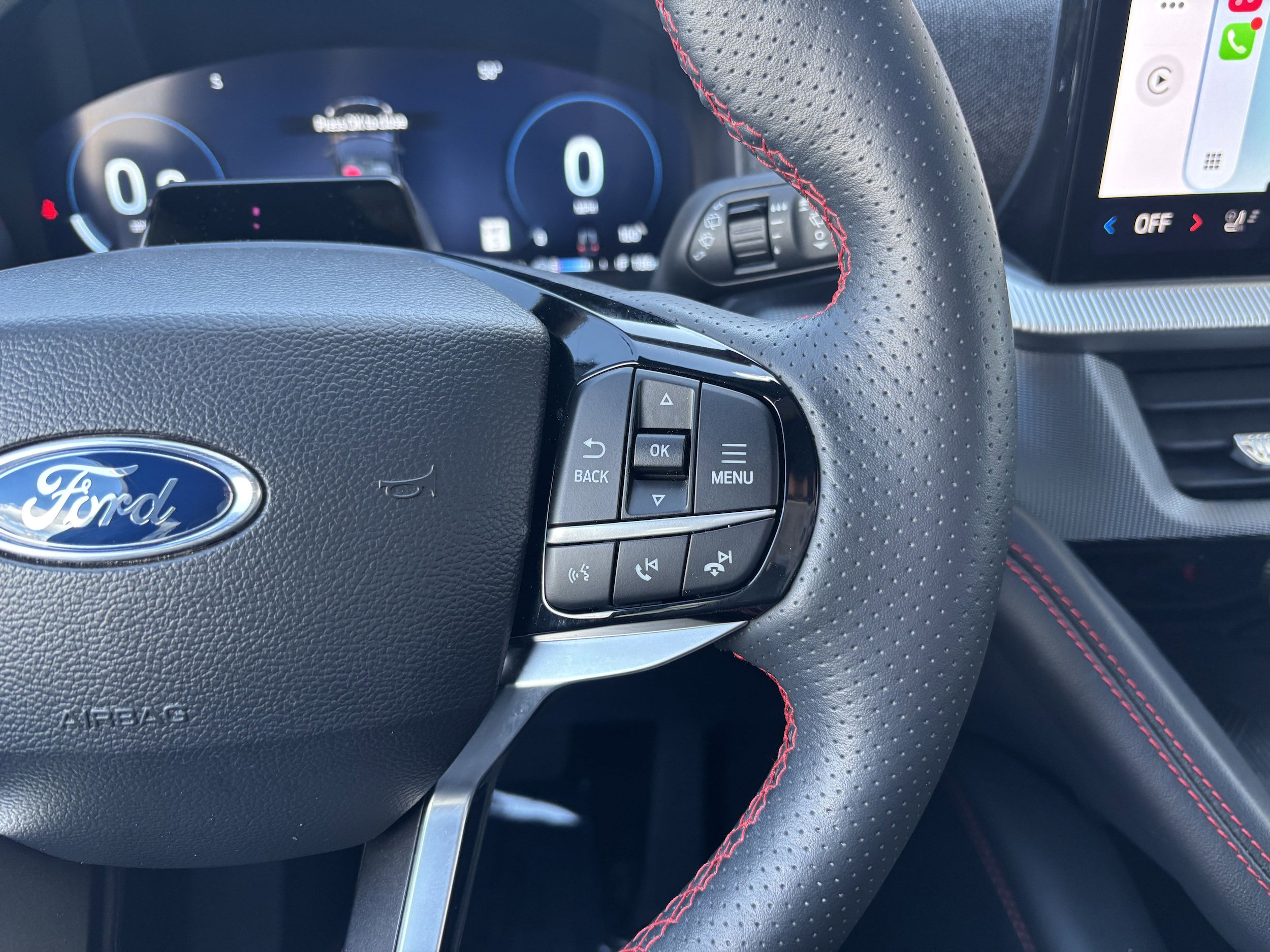 2025 Ford Explorer ST-LINE - Photo 15