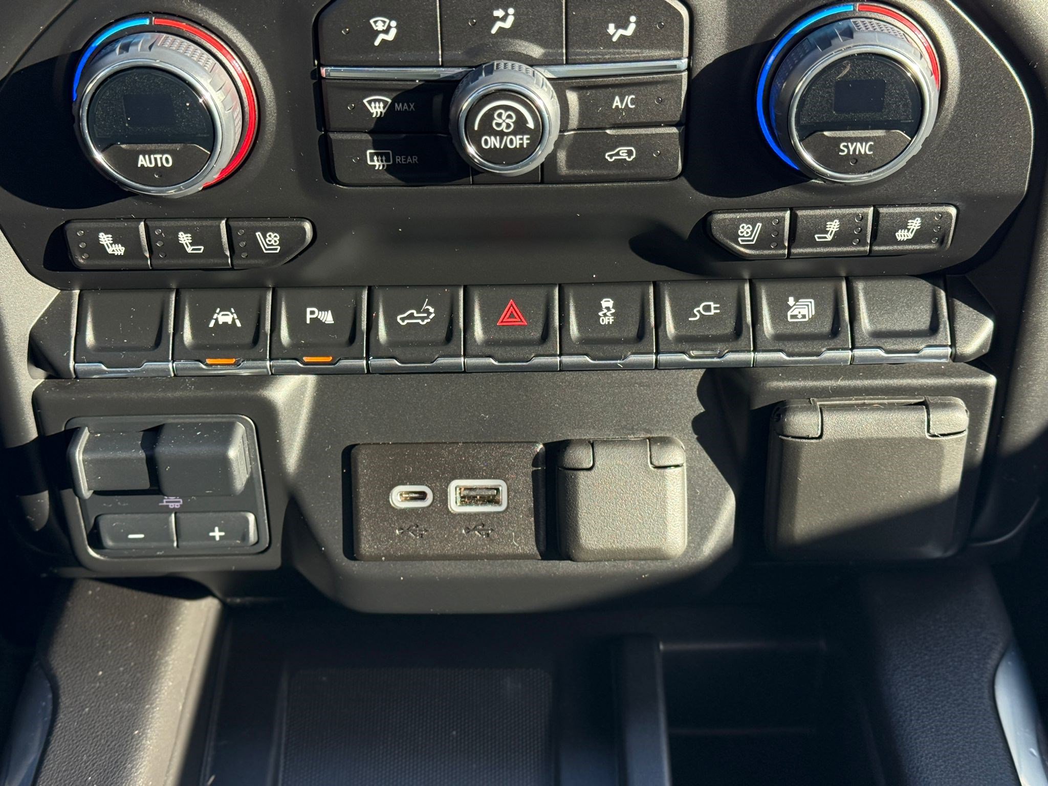 2022 Chevrolet Silverado 1500 Limited LTZ - Photo 29