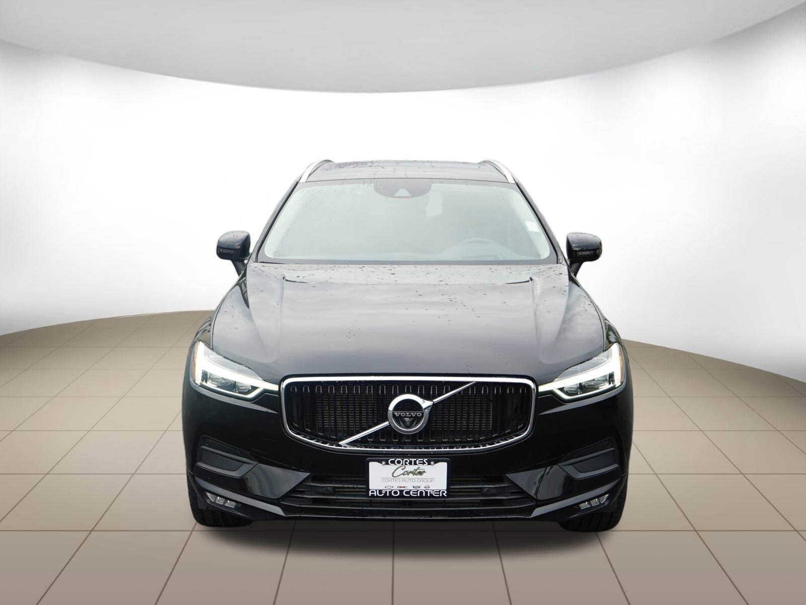2021 Volvo XC60 T5 Momentum photo 2