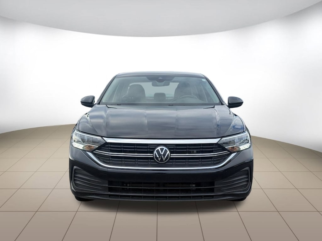 Used 2024 Volkswagen Jetta SE Sedan