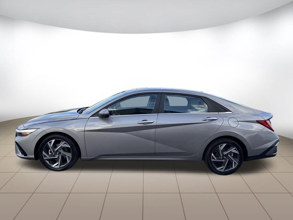 Used 2024 Hyundai Elantra Limited Sedan