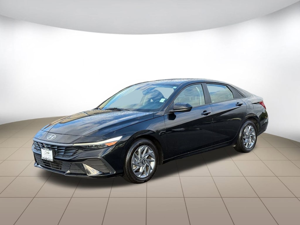Used 2024 Hyundai Elantra SEL Sedan