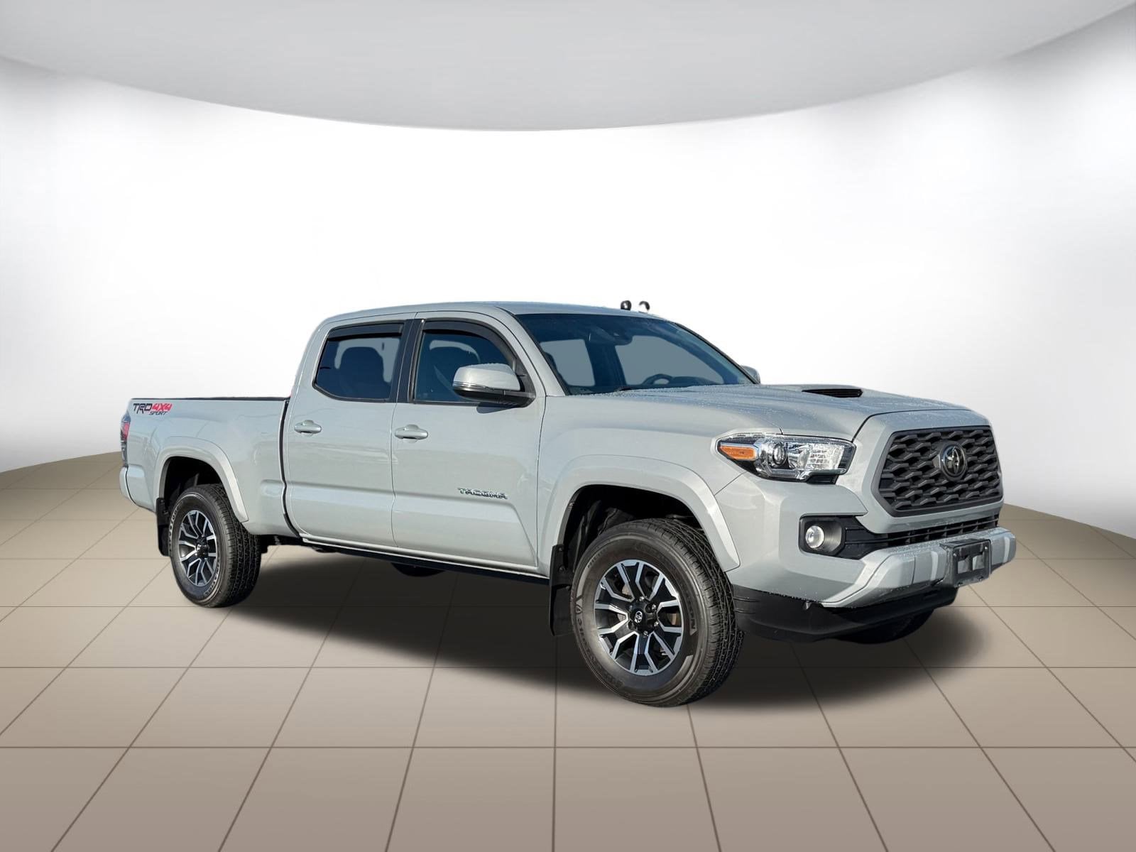 2020 Toyota Tacoma SR's photo