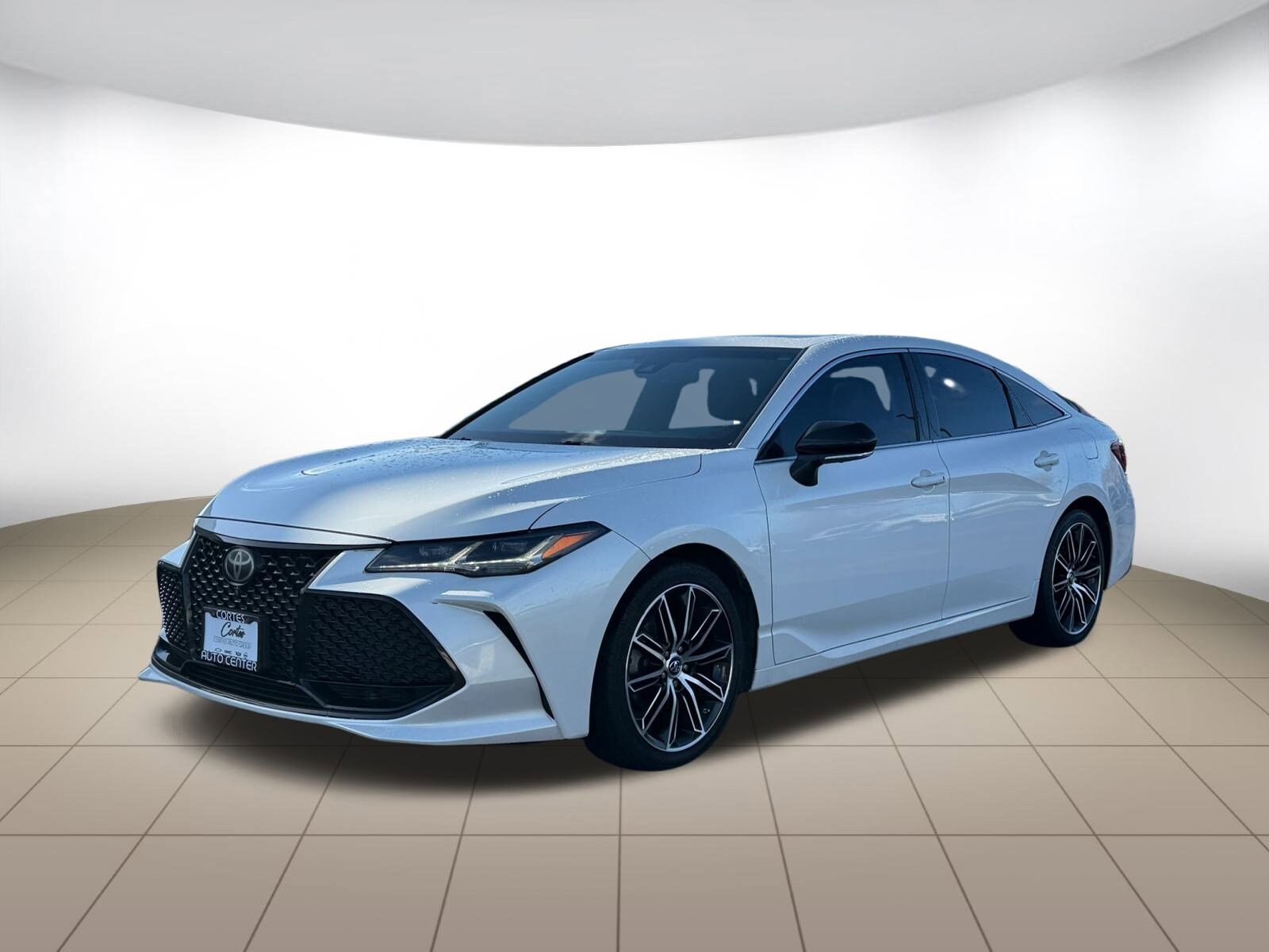 2019 Toyota Avalon Touring photo 3