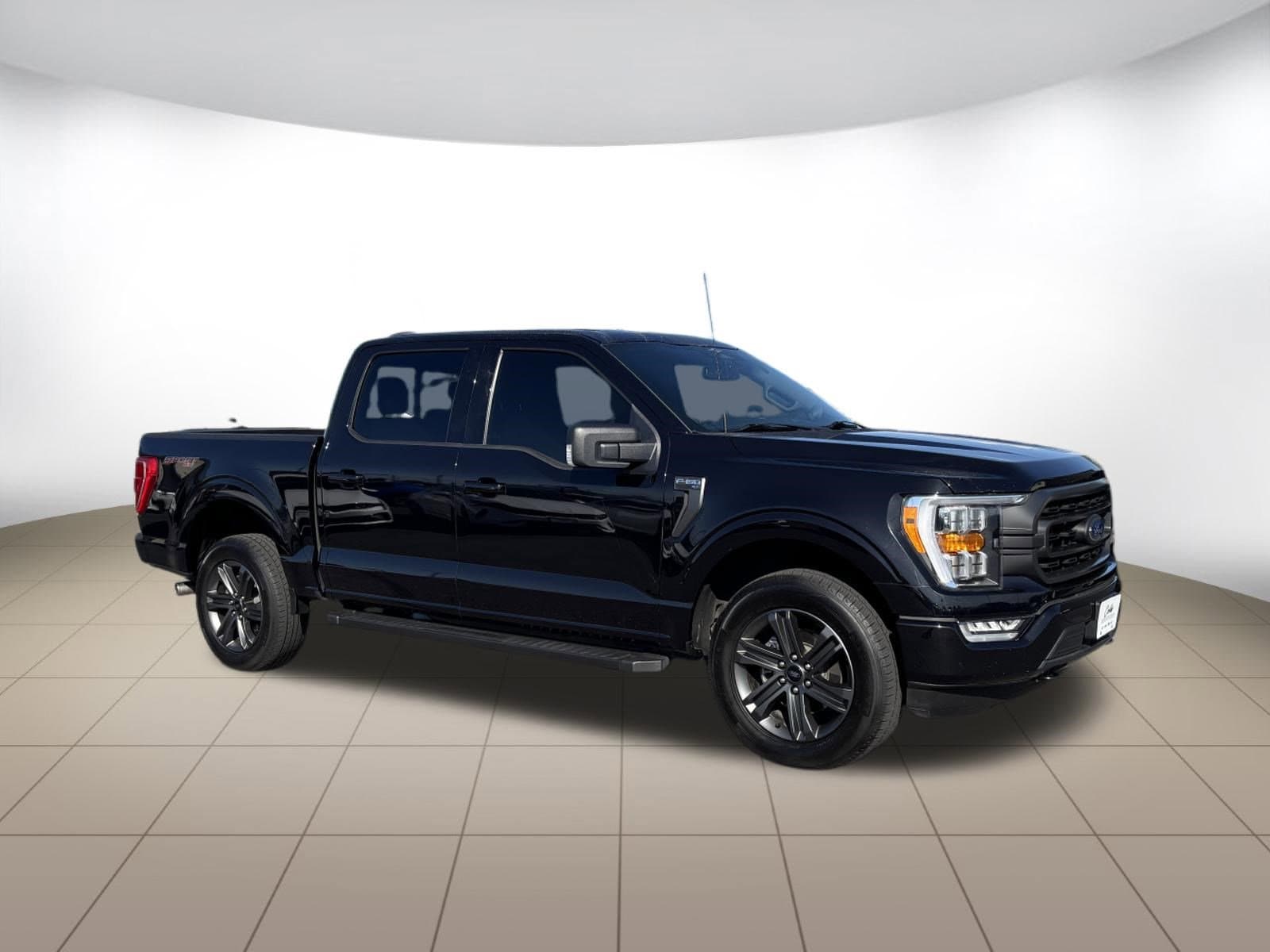 2023 Ford F-150 XLT 4x4 SuperCrew 145 in's photo