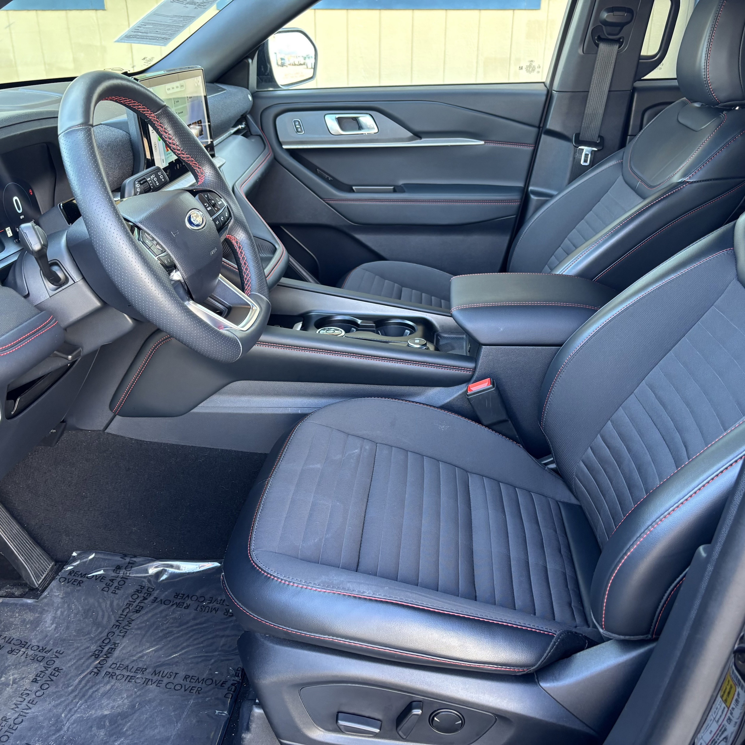 2025 Ford Explorer ST-LINE - Photo 12