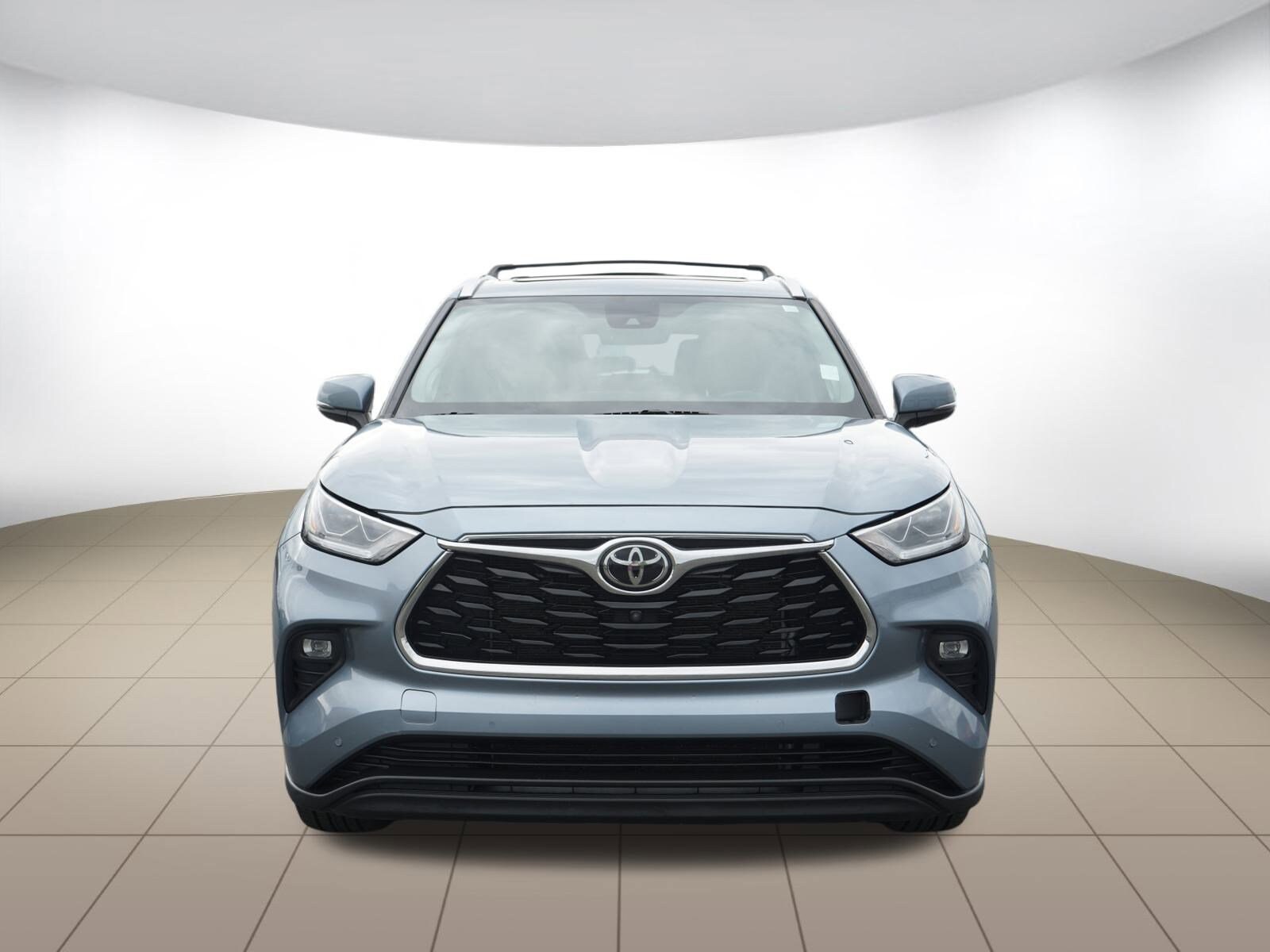 2022 Toyota Highlander Limited photo 2