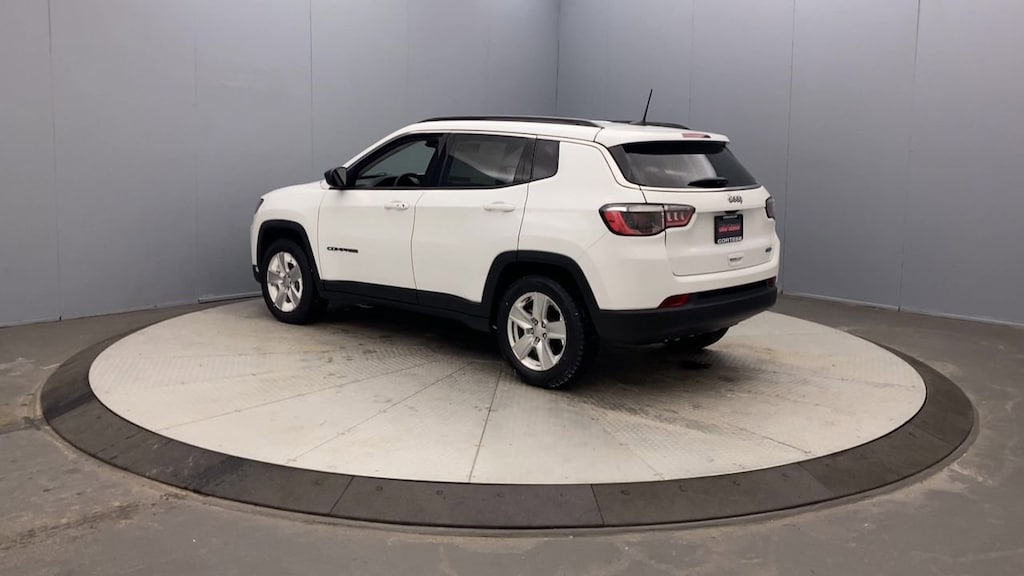 2022 Jeep Compass North Edition Latitude photo 2