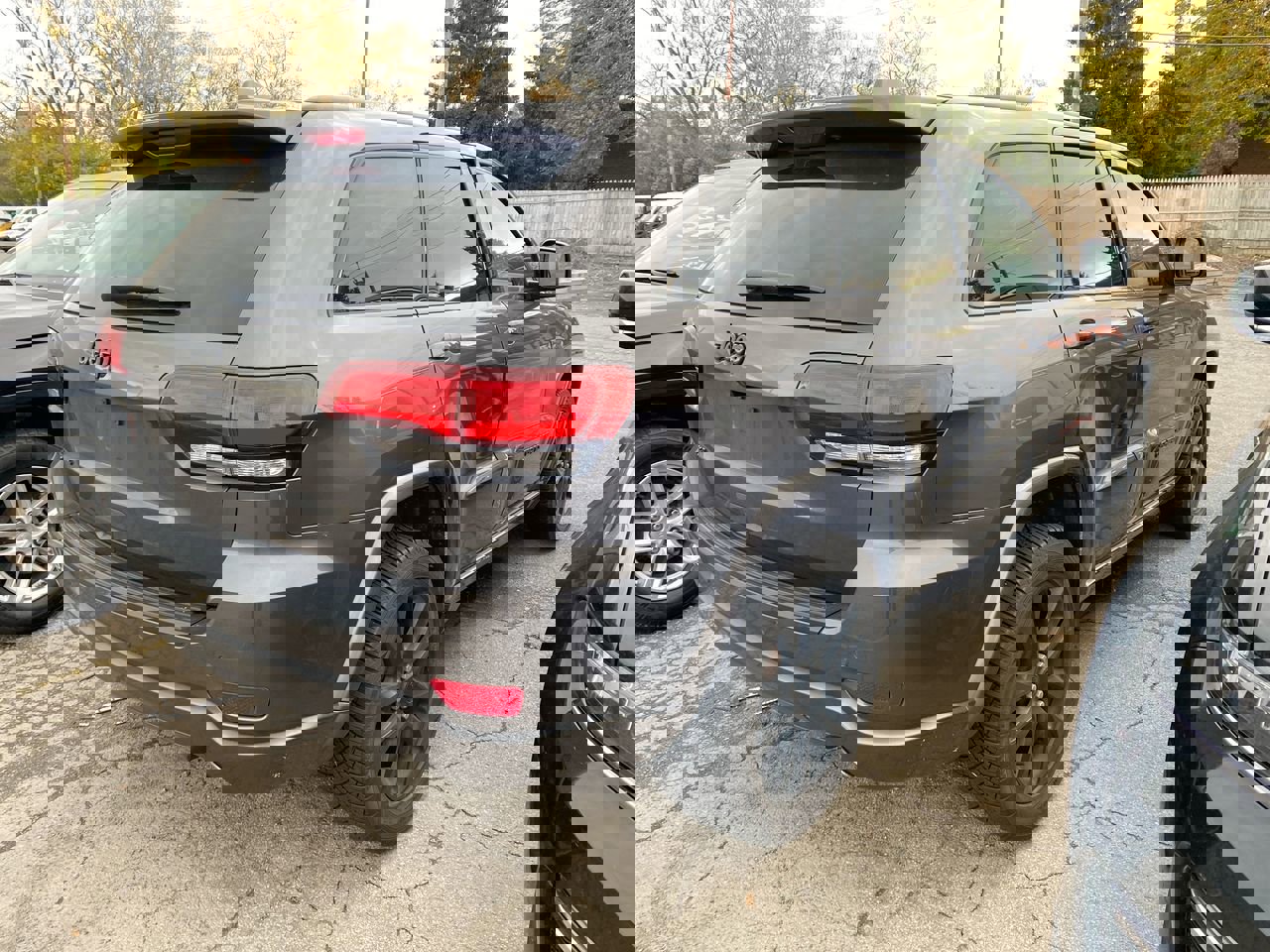 2020 Jeep Grand Cherokee Altitude photo 2