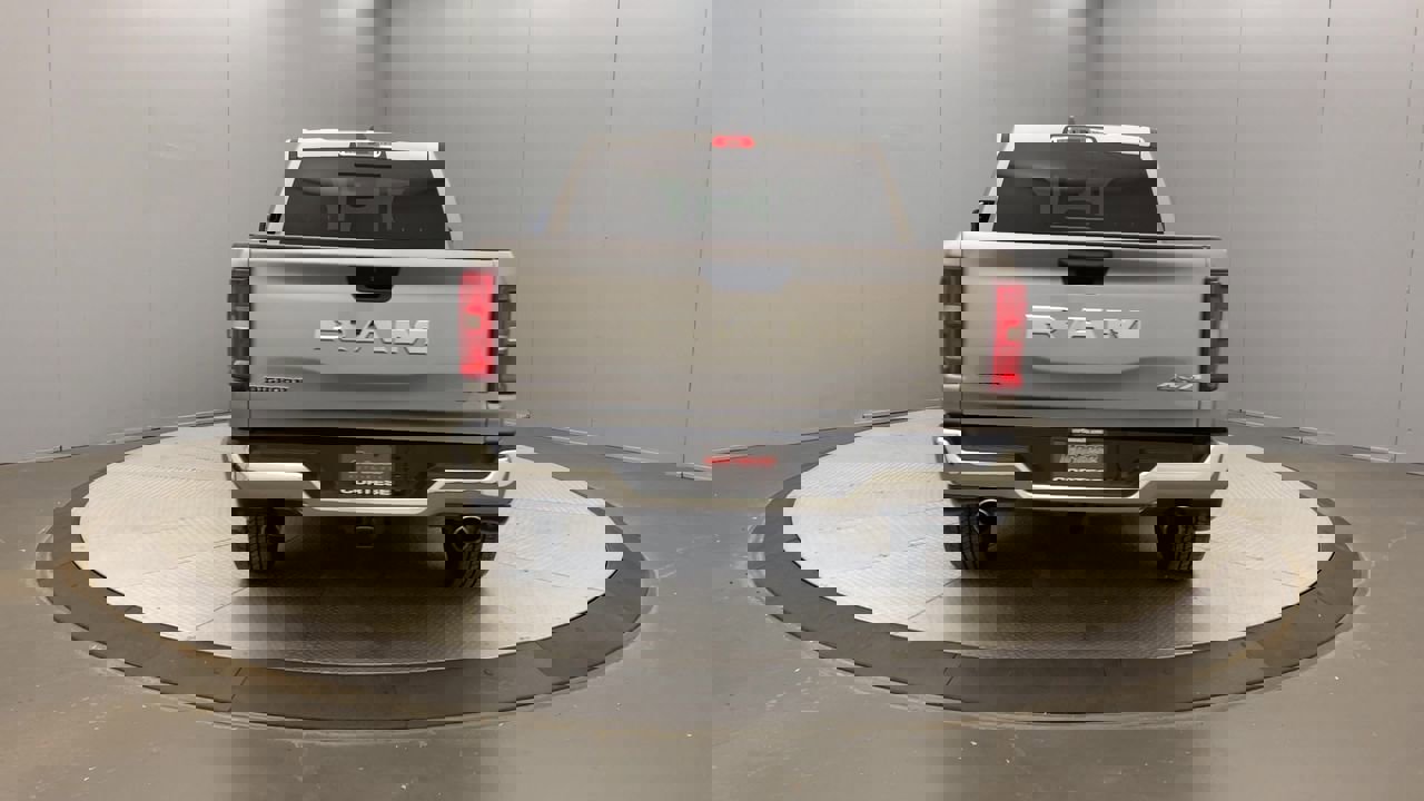 2025 Ram 1500 Big Horn photo 4