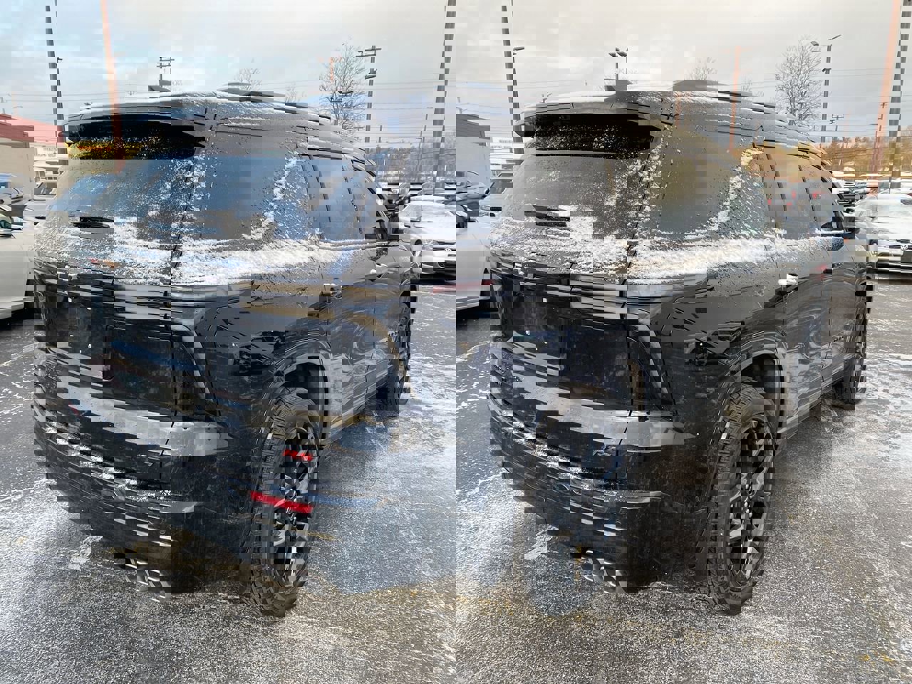 2024 Chevrolet Traverse RS photo 3