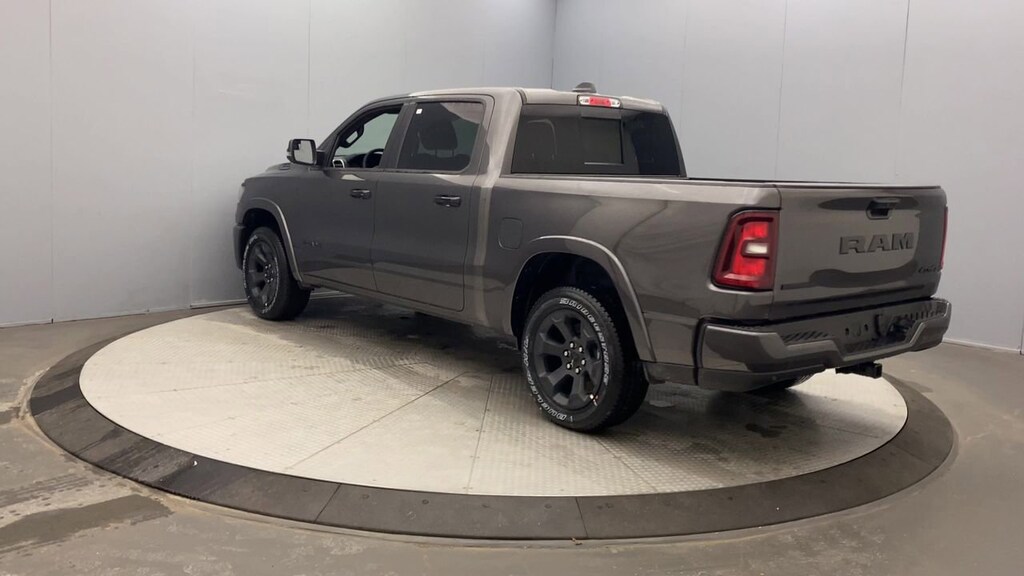 New 2025 Ram 1500 BIG HORN CREW CAB 4X4 5'7 BOX Pickup