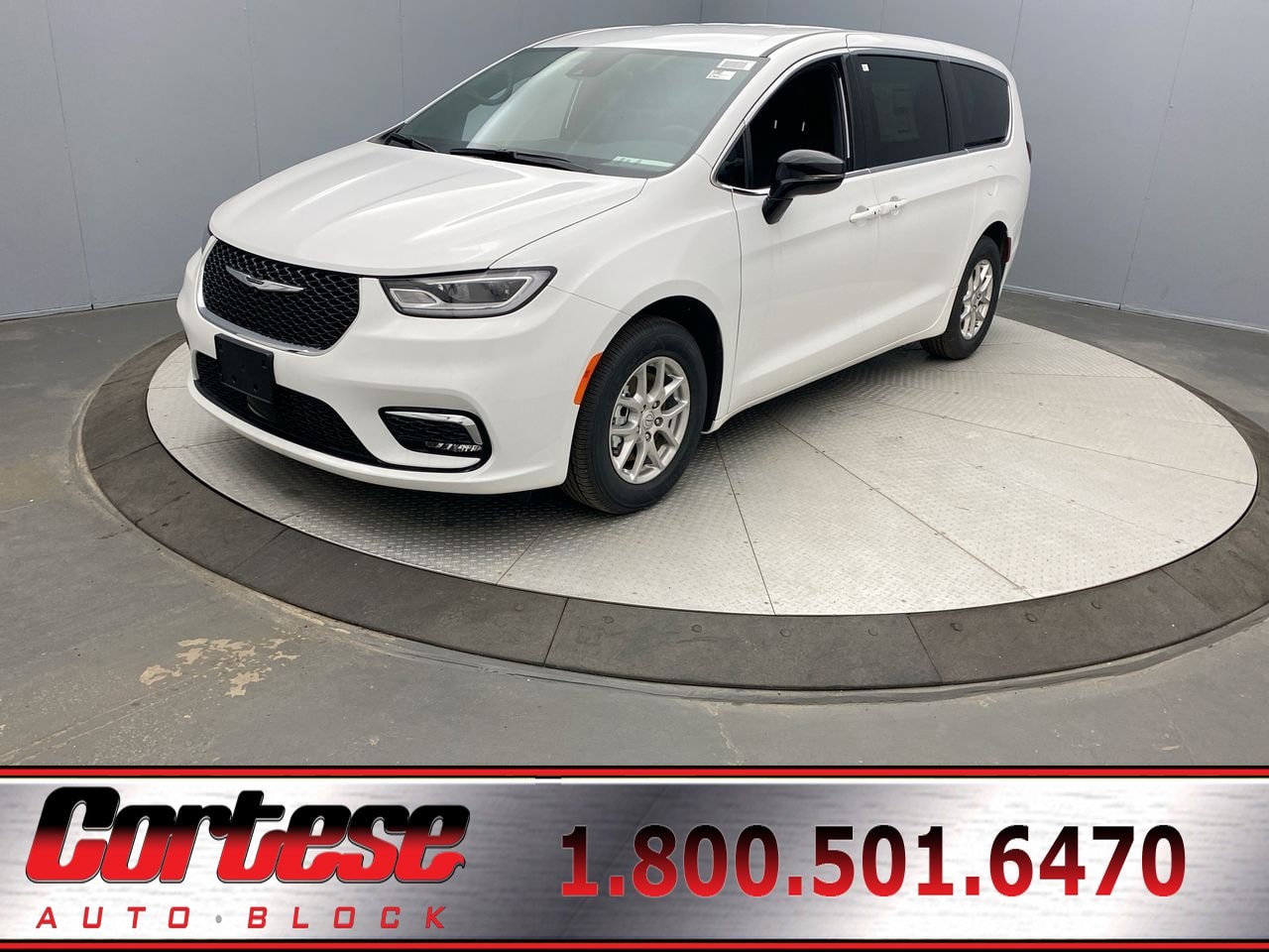 2026 Chrysler Pacifica Select's photo
