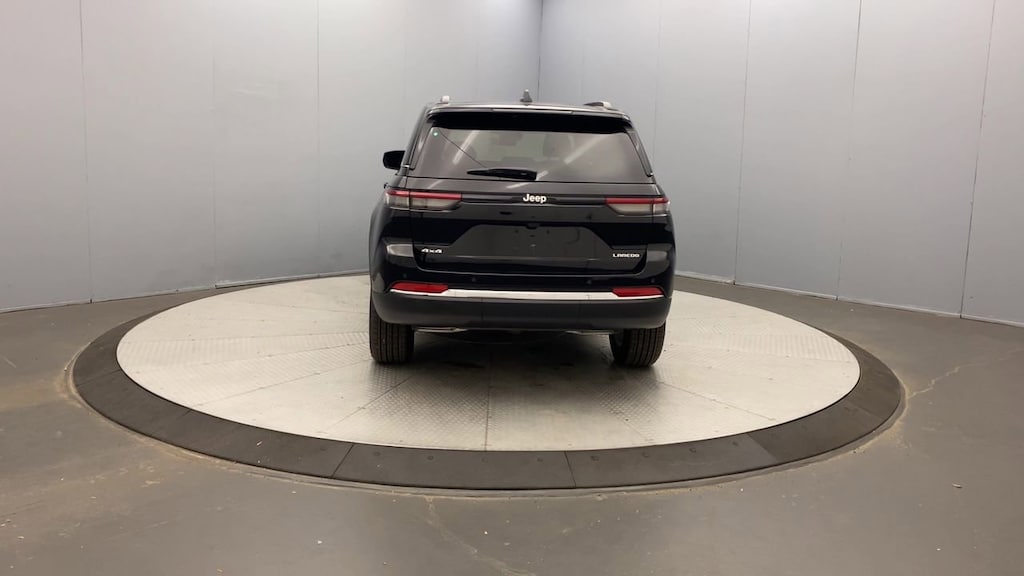 New 2025 Jeep Grand Cherokee LAREDO X 4X4 Sport Utility