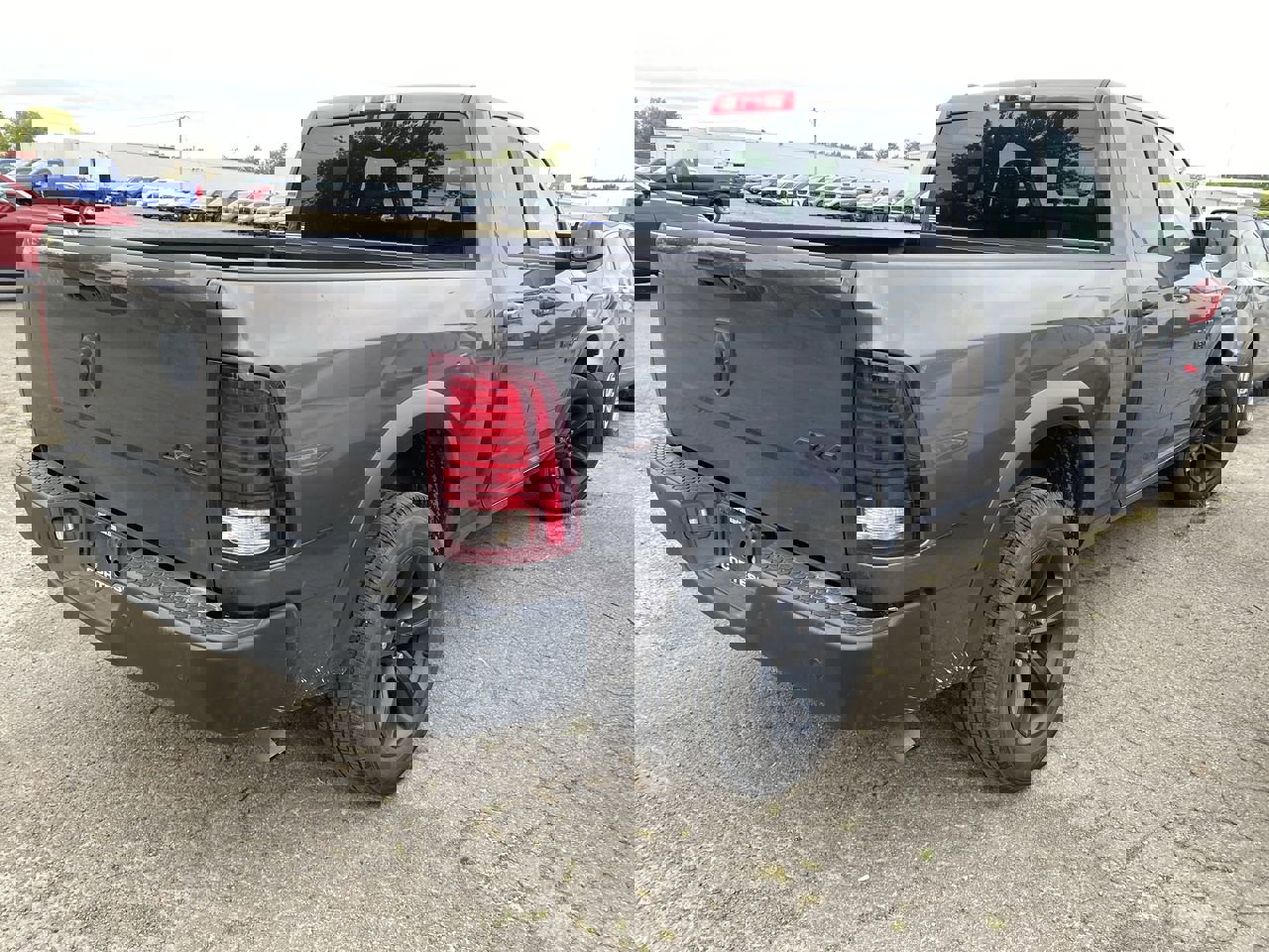 2022 Ram 1500 Classic Warlock photo 2