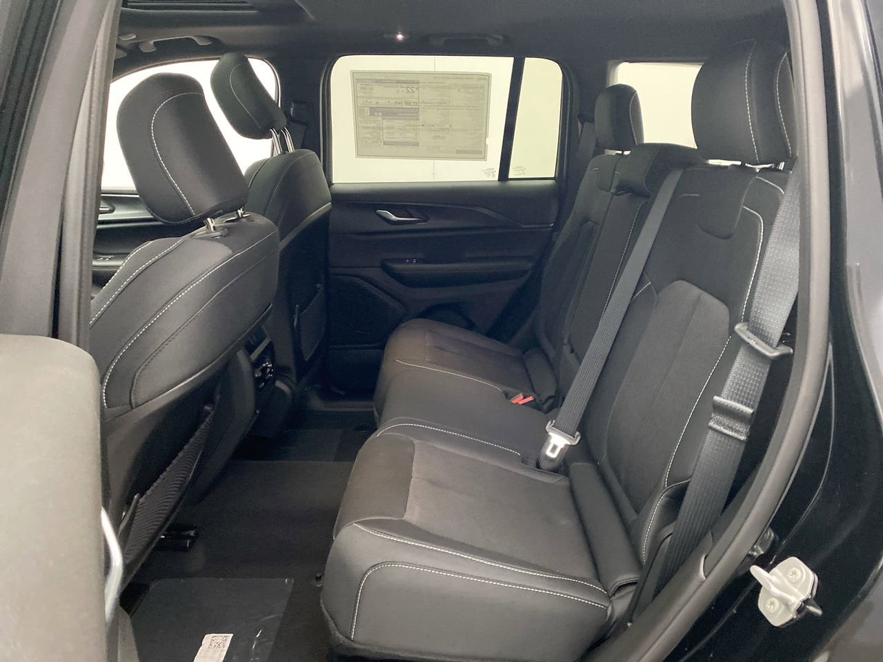 2025 Jeep Grand Cherokee Laredo - Photo 21