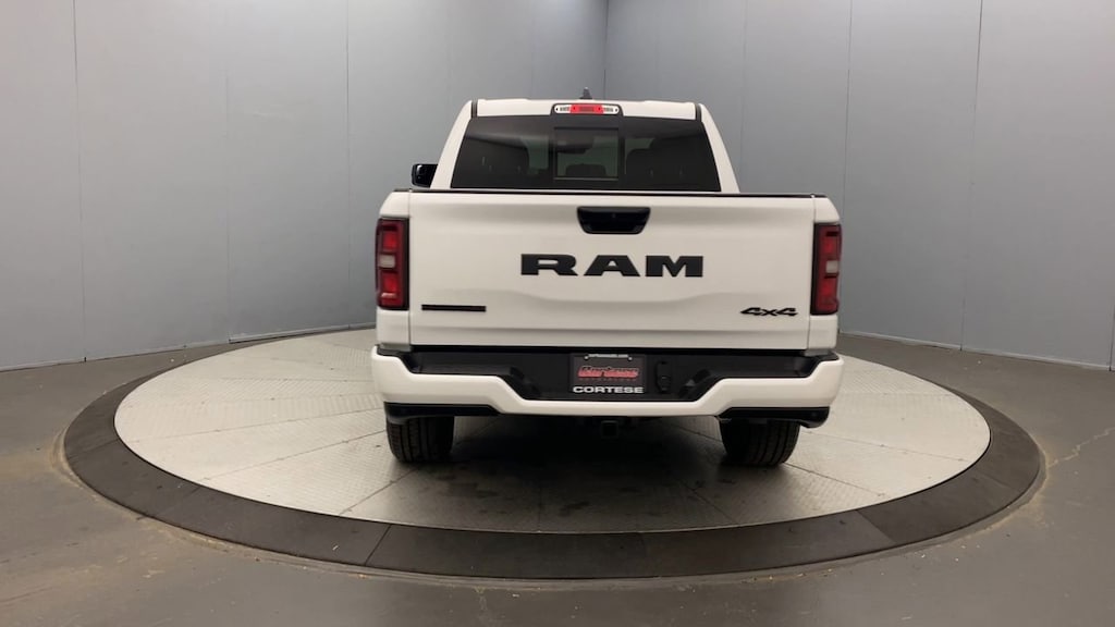 New 2025 Ram 1500 BIG HORN CREW CAB 4X4 5'7 BOX Pickup