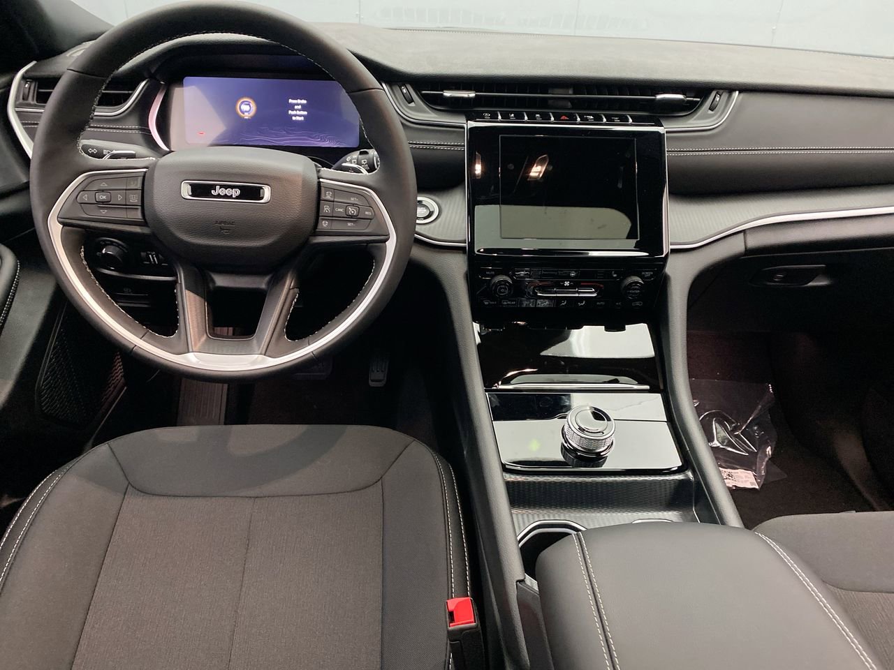 2025 Jeep Grand Cherokee Laredo - Photo 14