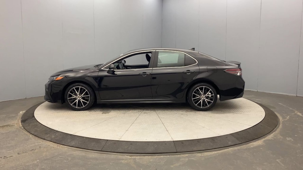 Used 2023 Toyota Camry SE Nightshade