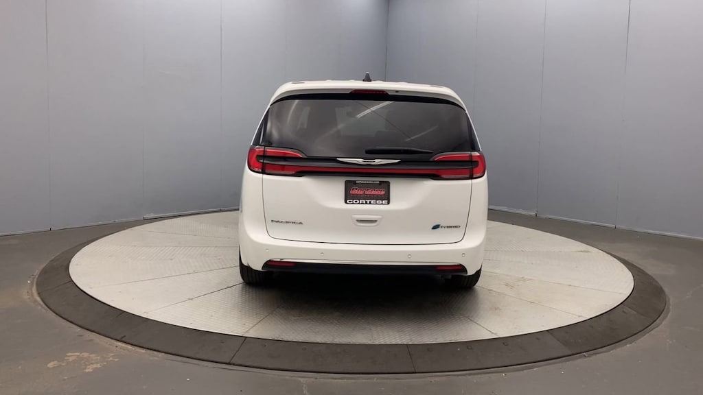 Used 2023 Chrysler Pacifica Hybrid Touring L Van