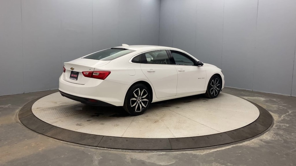 2018 Chevrolet Malibu 1LT photo 4