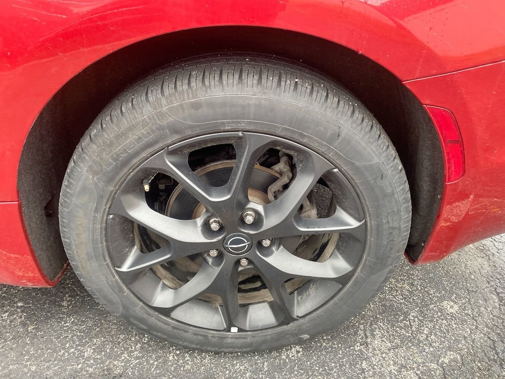 Used 2025 Chrysler Pacifica Limited Van