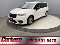2024 Chrysler Pacifica Touring L Van