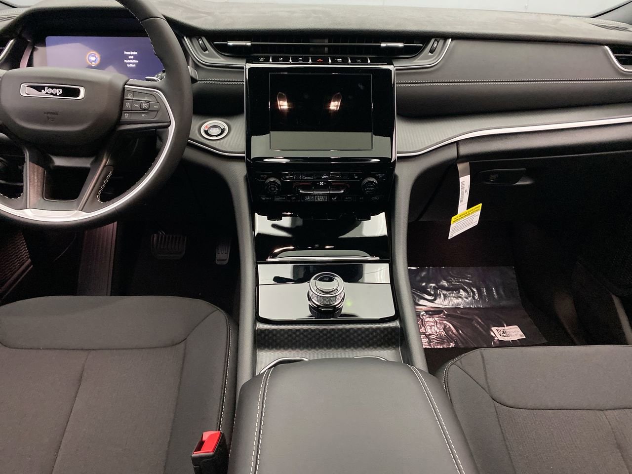 2025 Jeep Grand Cherokee Laredo - Photo 17