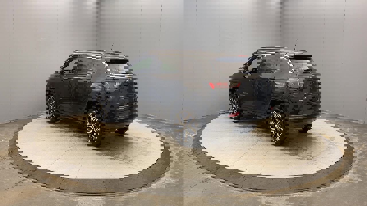 2025 Jeep Compass Limited photo 3