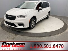 2026 Chrysler Pacifica PINNACLE AWD Passenger Van