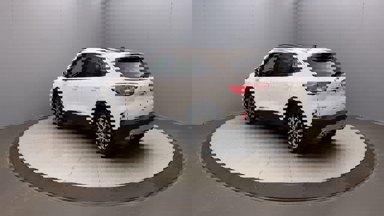 2021 Ford Escape SEL photo 3