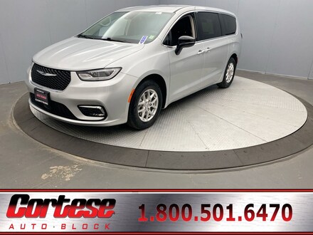 2024 Chrysler Pacifica Touring L Van