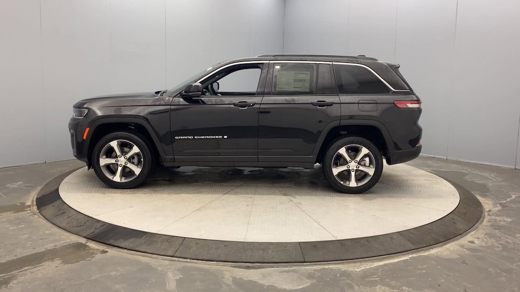 New 2026 Jeep Grand Cherokee LIMITED 4X4 Sport Utility