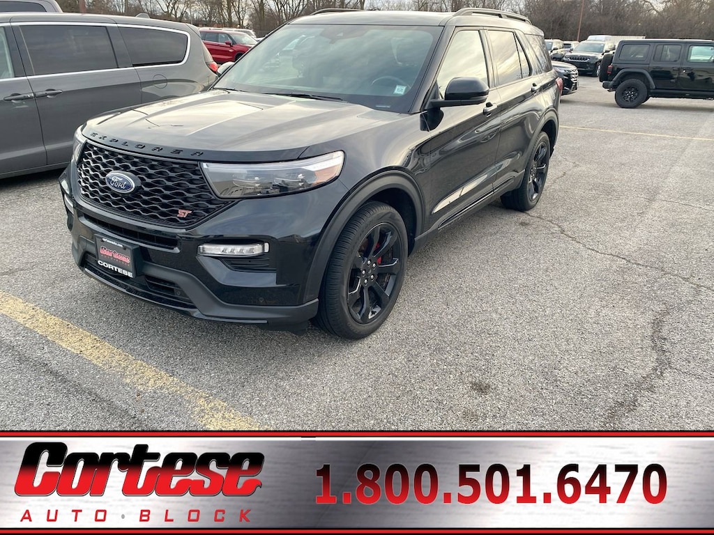 2023 Ford Explorer ST photo 2
