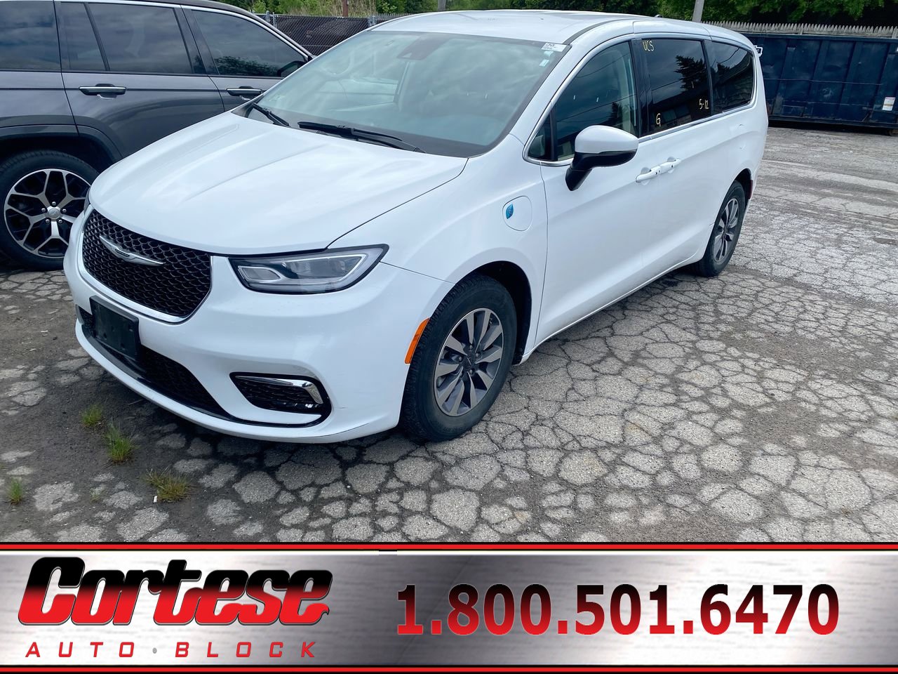 2023 Chrysler Pacifica Hybrid Touring L Hybrid's photo