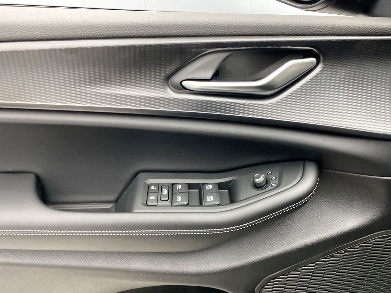 2025 Jeep Grand Cherokee Laredo - Photo 11